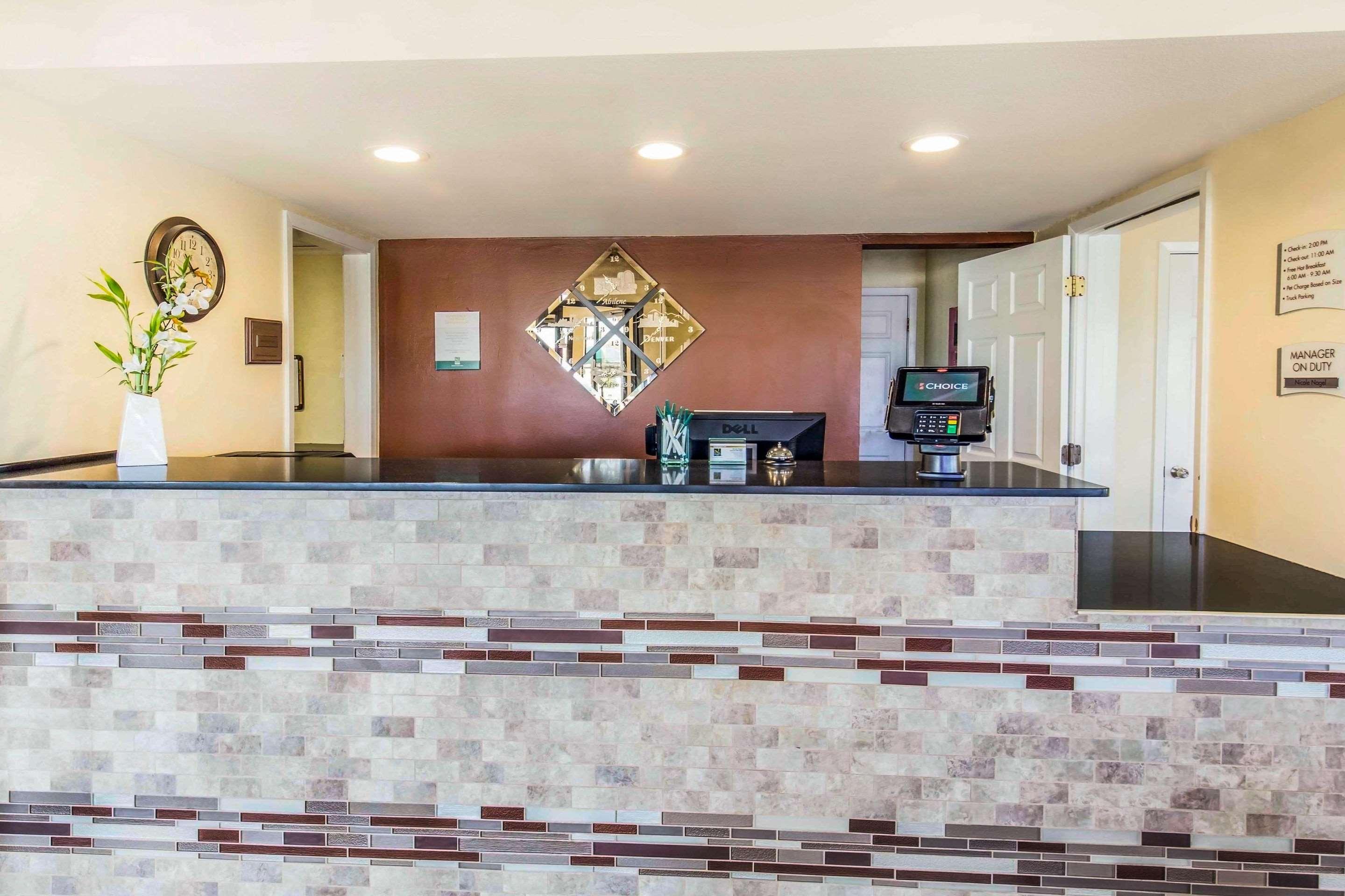 Quality Inn & Suites Abilene Extérieur photo