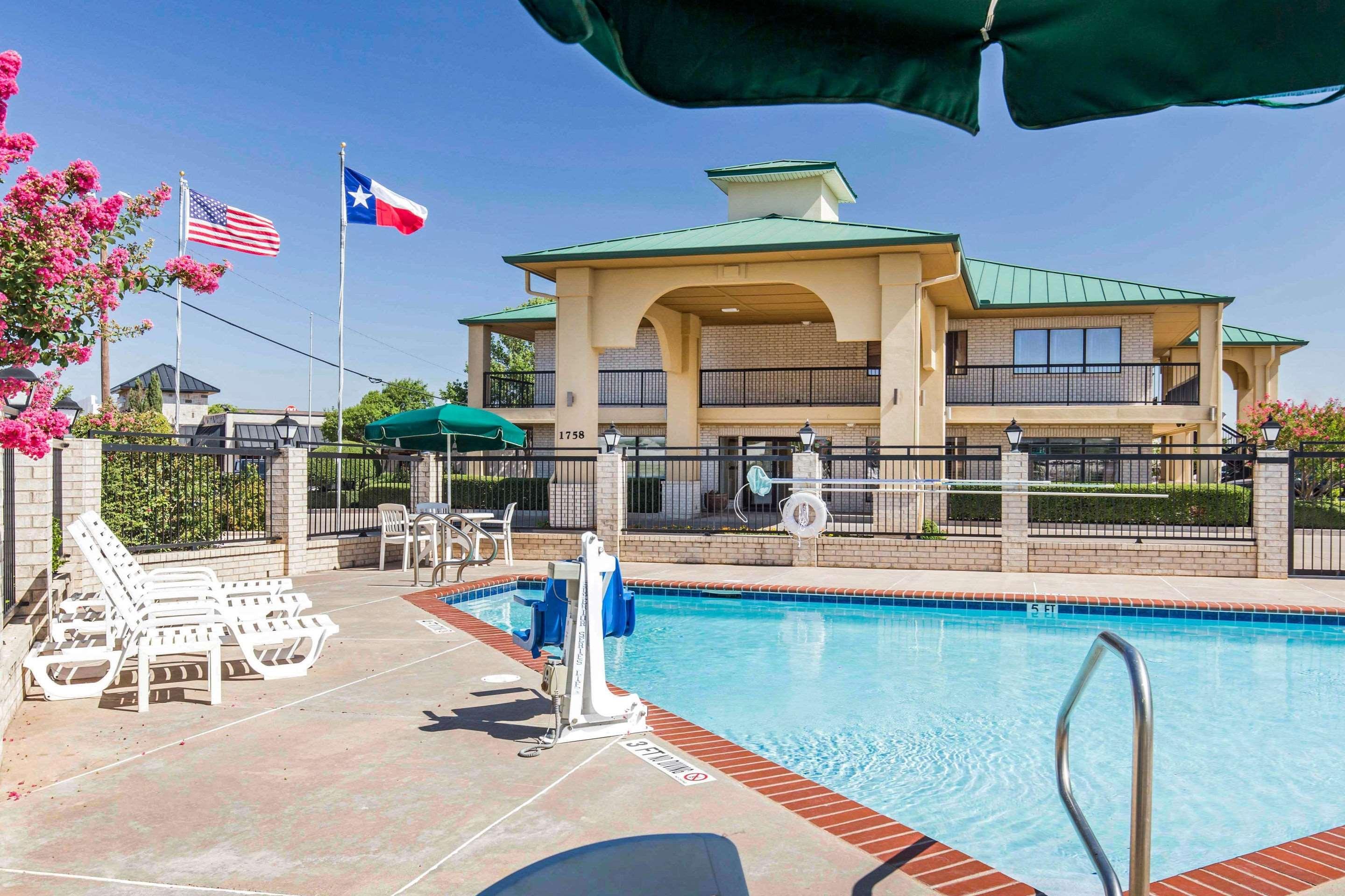 Quality Inn & Suites Abilene Extérieur photo